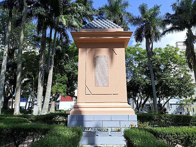Monumento aos Heróis Catarinenses da Guerra do Paraguai, inaugurado pelo Visconde de Taunay. 