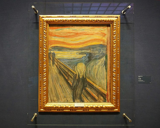 Quadro com a pintura O grito, famosa obra do expressionismo, em exposição.