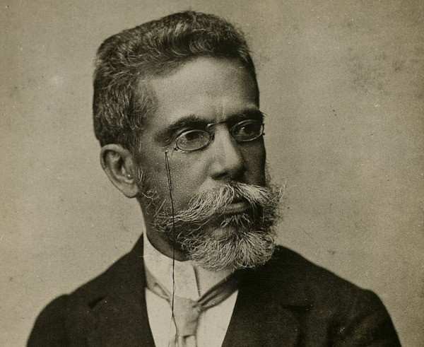 Machado de Assis, um dos principais escritores brasileiros e autor de obras de caráter universal.