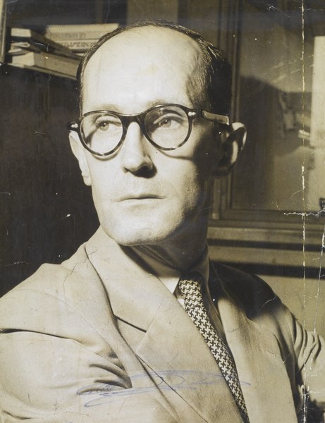 Carlos Drummond de Andrade.