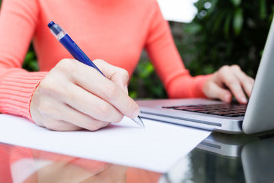 Técnicas de redação A impessoalização da linguagem é uma técnica muito empregada nas dissertações argumentativas